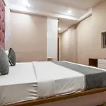 Hotel Miracle 2Km From Mahakal Temple