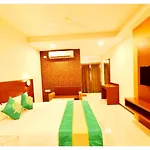Ujjain Hotel P A R K - P A L A C E Near Temple And Railway Station
