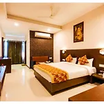 Ujjain Hotel P A R K - P A L A C E Near Temple And Railway Station