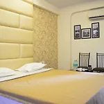 Hotel Omkar Palace
