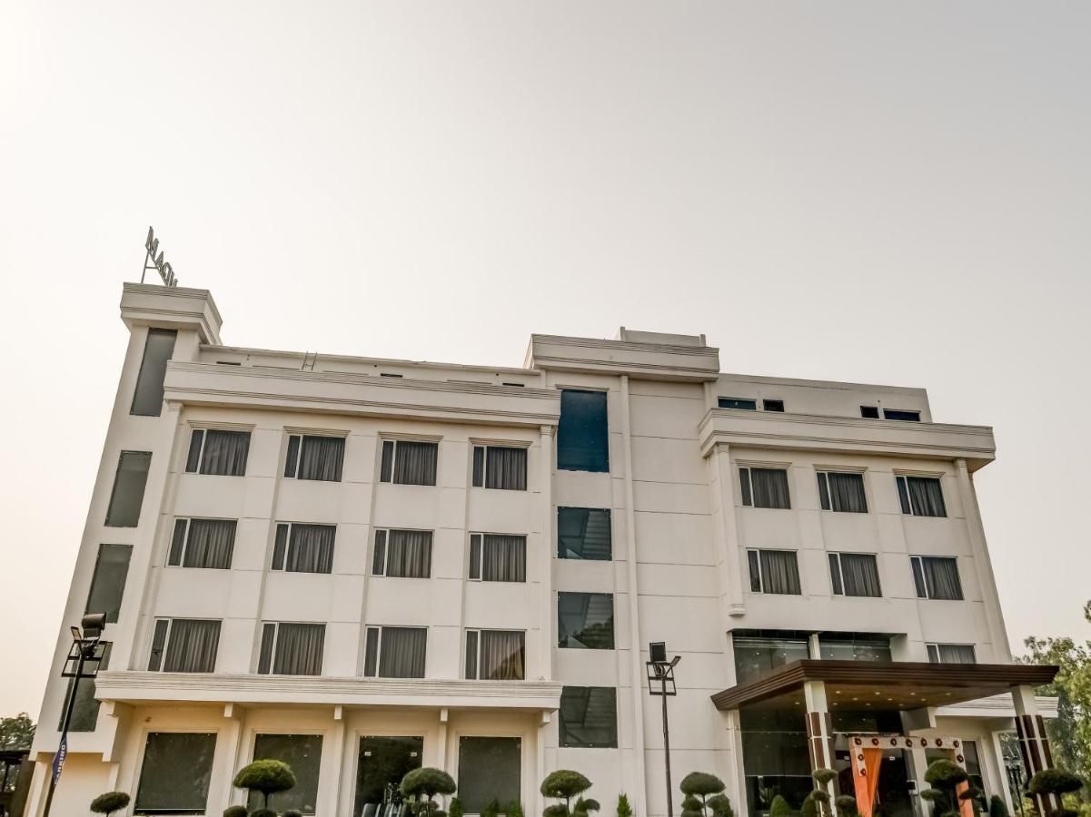 Anandam Club And 3*