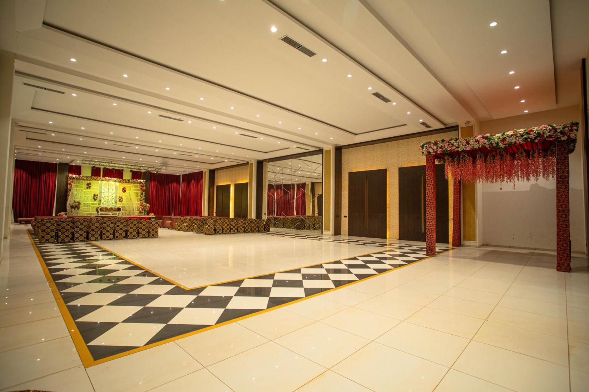 Miracle 2km From Mahakal Temple Hotel Ujjain