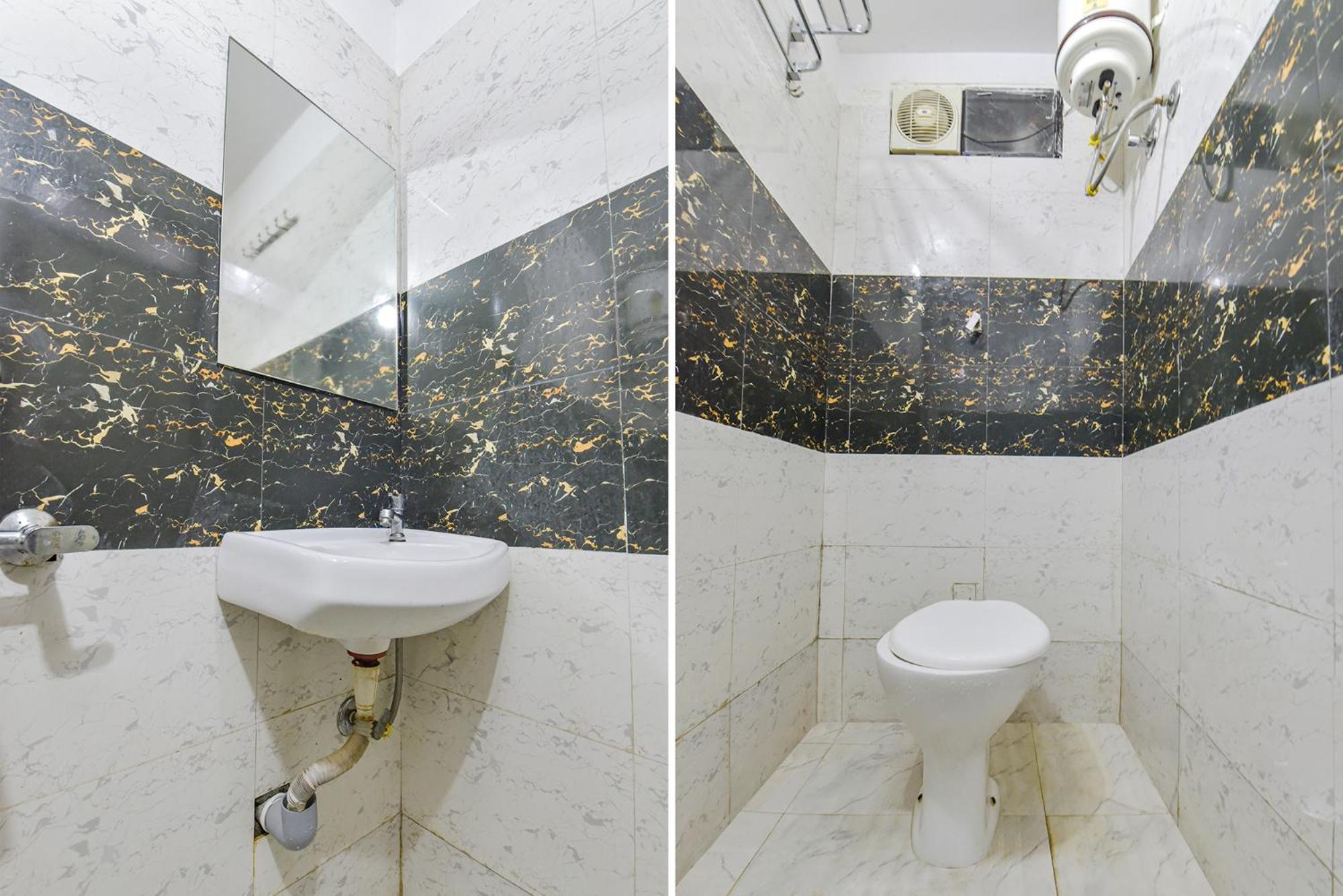 Fabexpress Devani Palace Hotel 3*