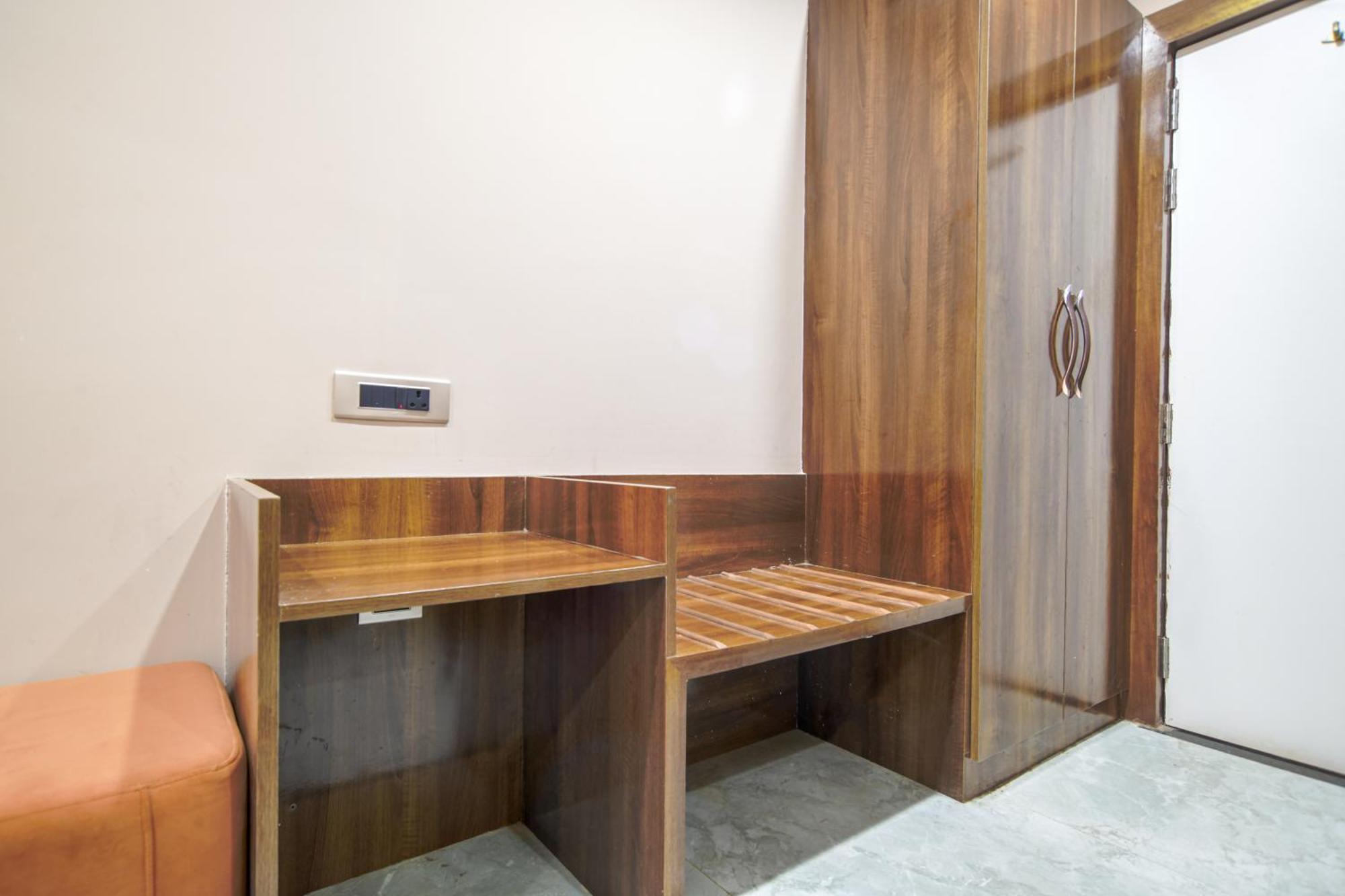 Hotel Miracle 2km From Mahakal Temple