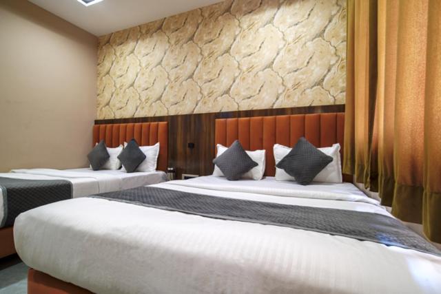 Miracle 2km From Mahakal Temple Hotel