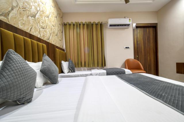 Miracle 2km From Mahakal Temple Hotel 3*