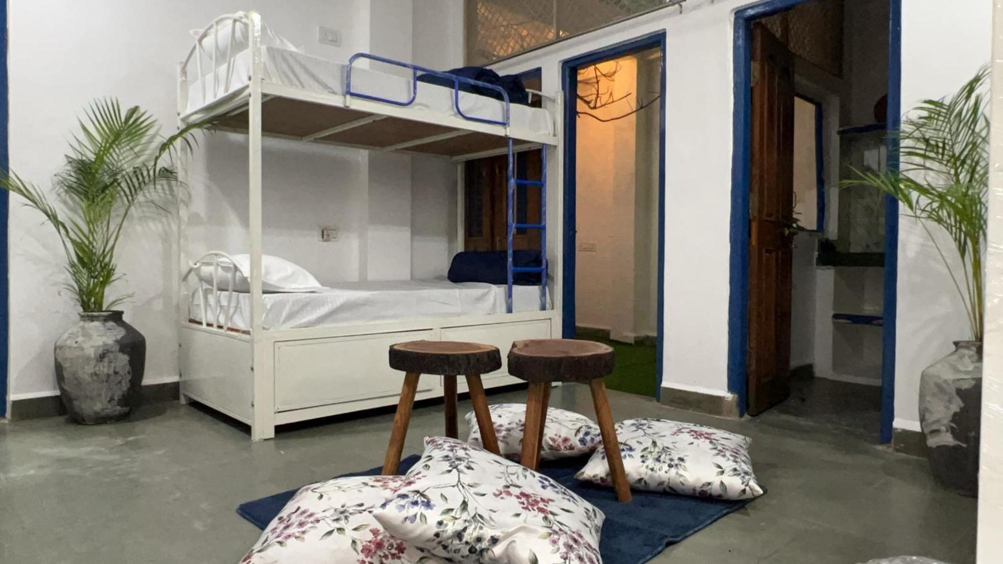Pause Hostel