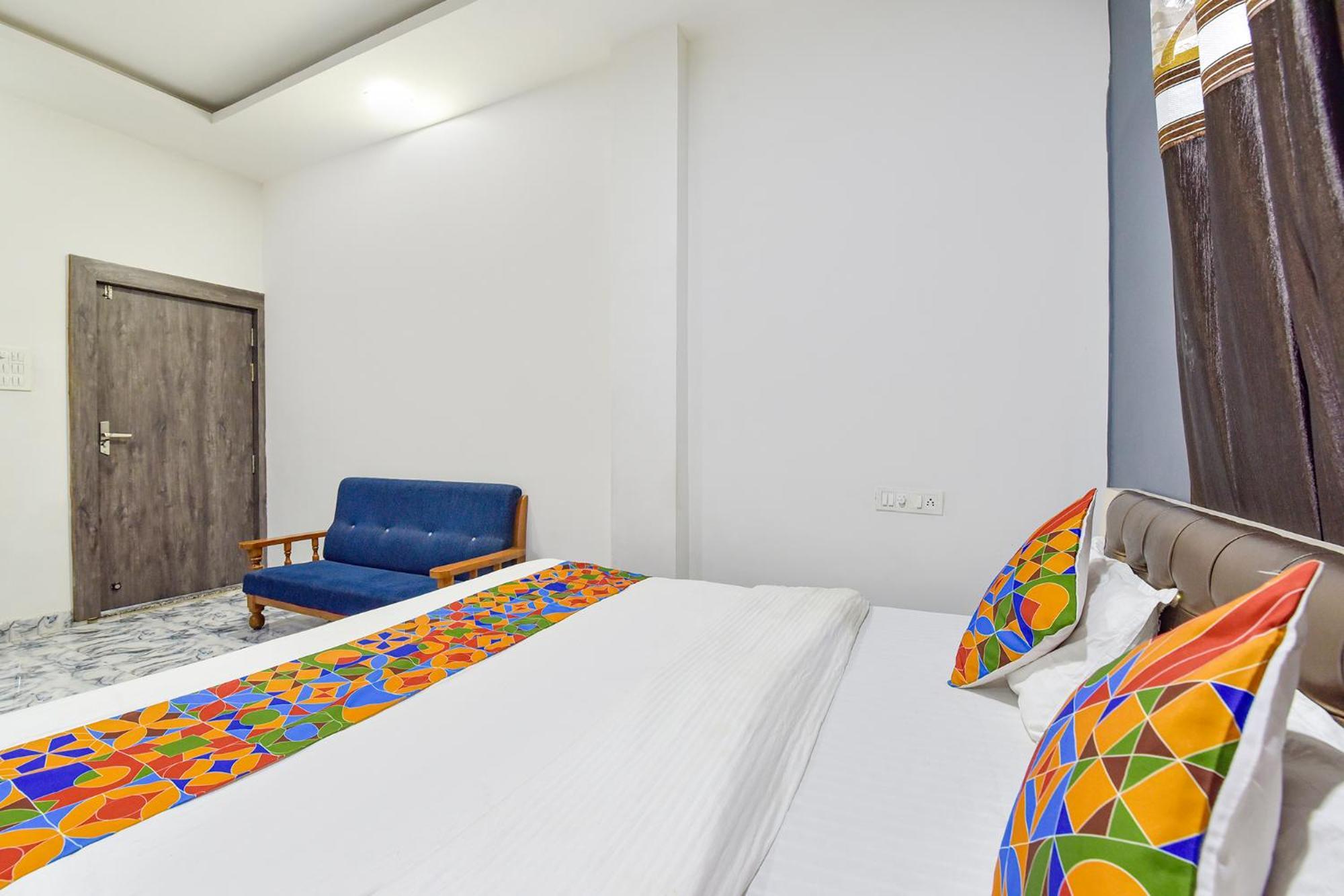 Hotel Fabexpress Soni Palace 3*