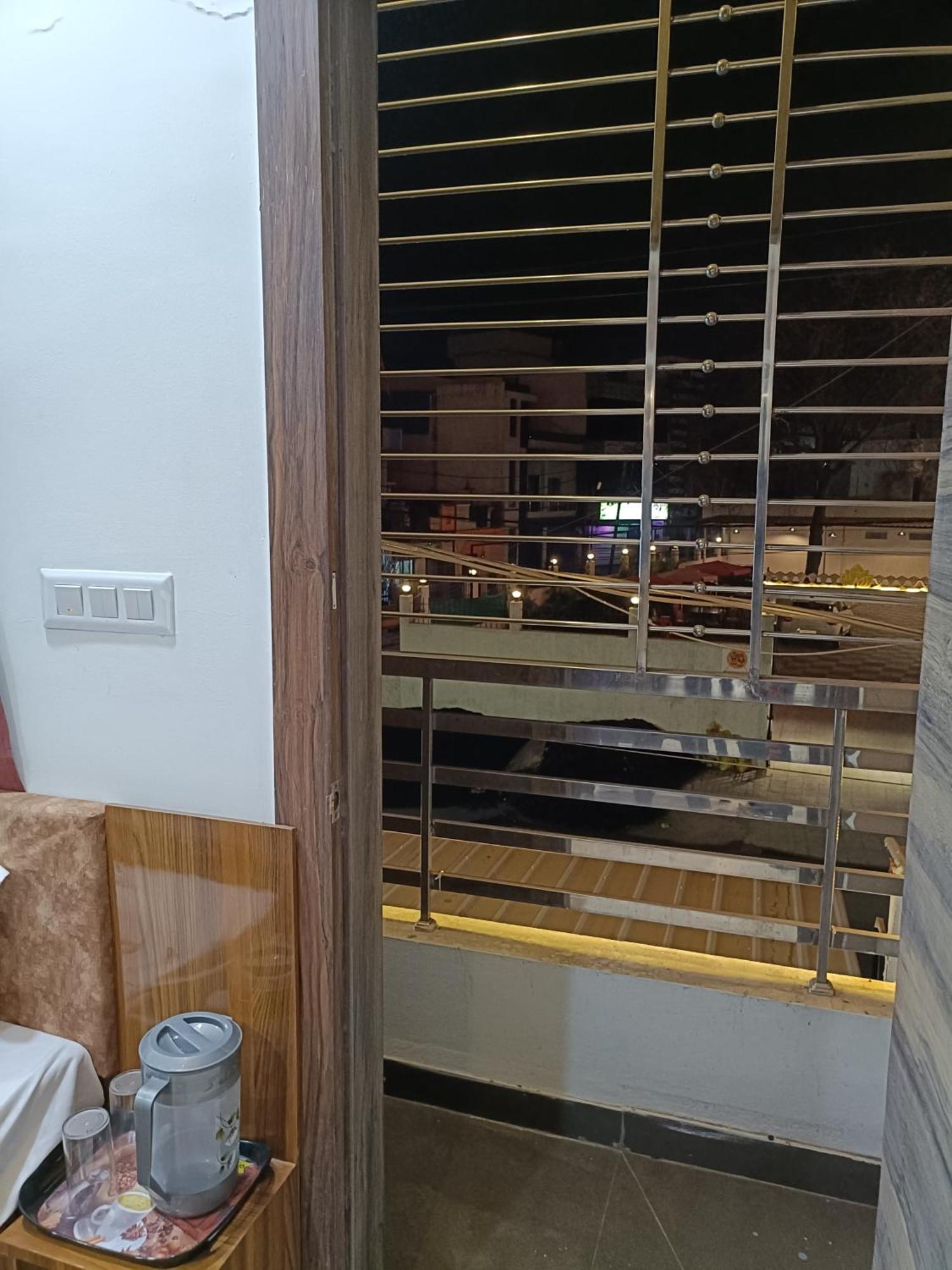 Shri Salasar Hotel
