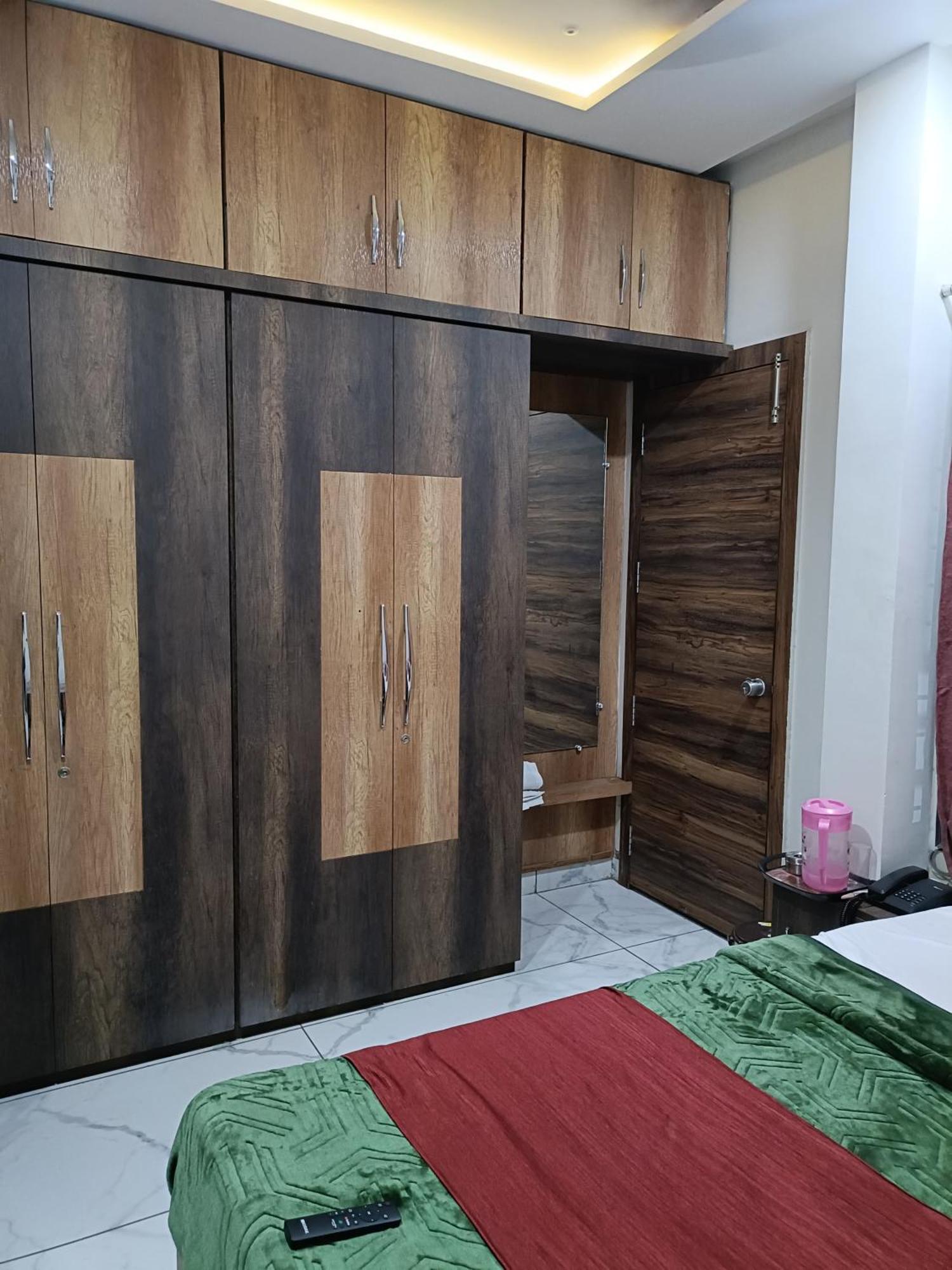 Shri Salasar 5*