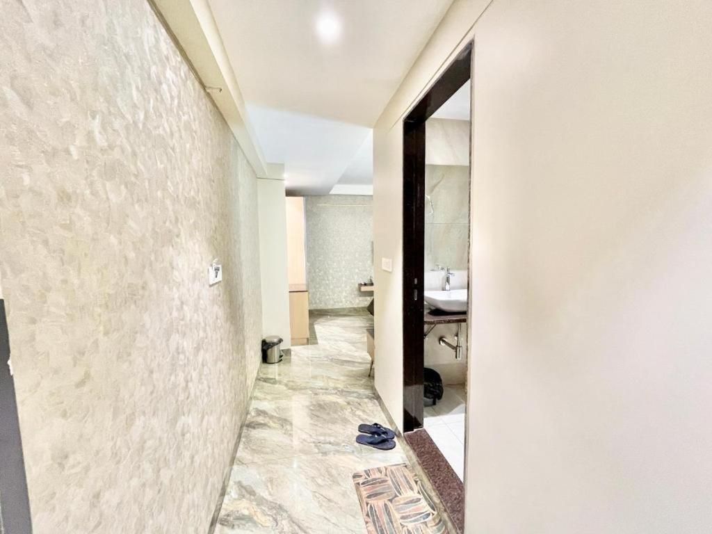 Hotel Mangal Shree Near Mahakaleshwar Temple , Kalbherav Temple And Mangal Nath Temple