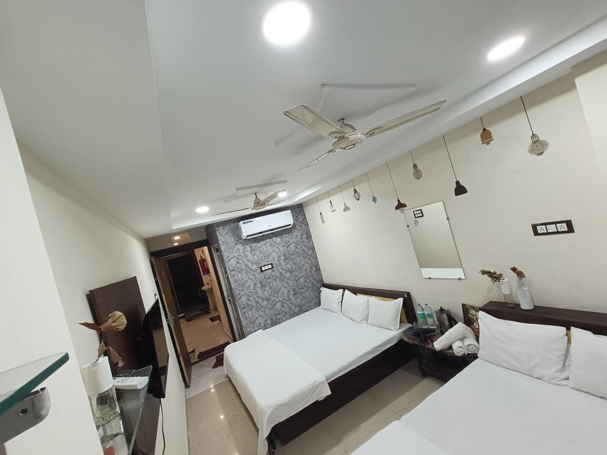 Ginger Tower Kshipra Inn-family Airconditioned 2*