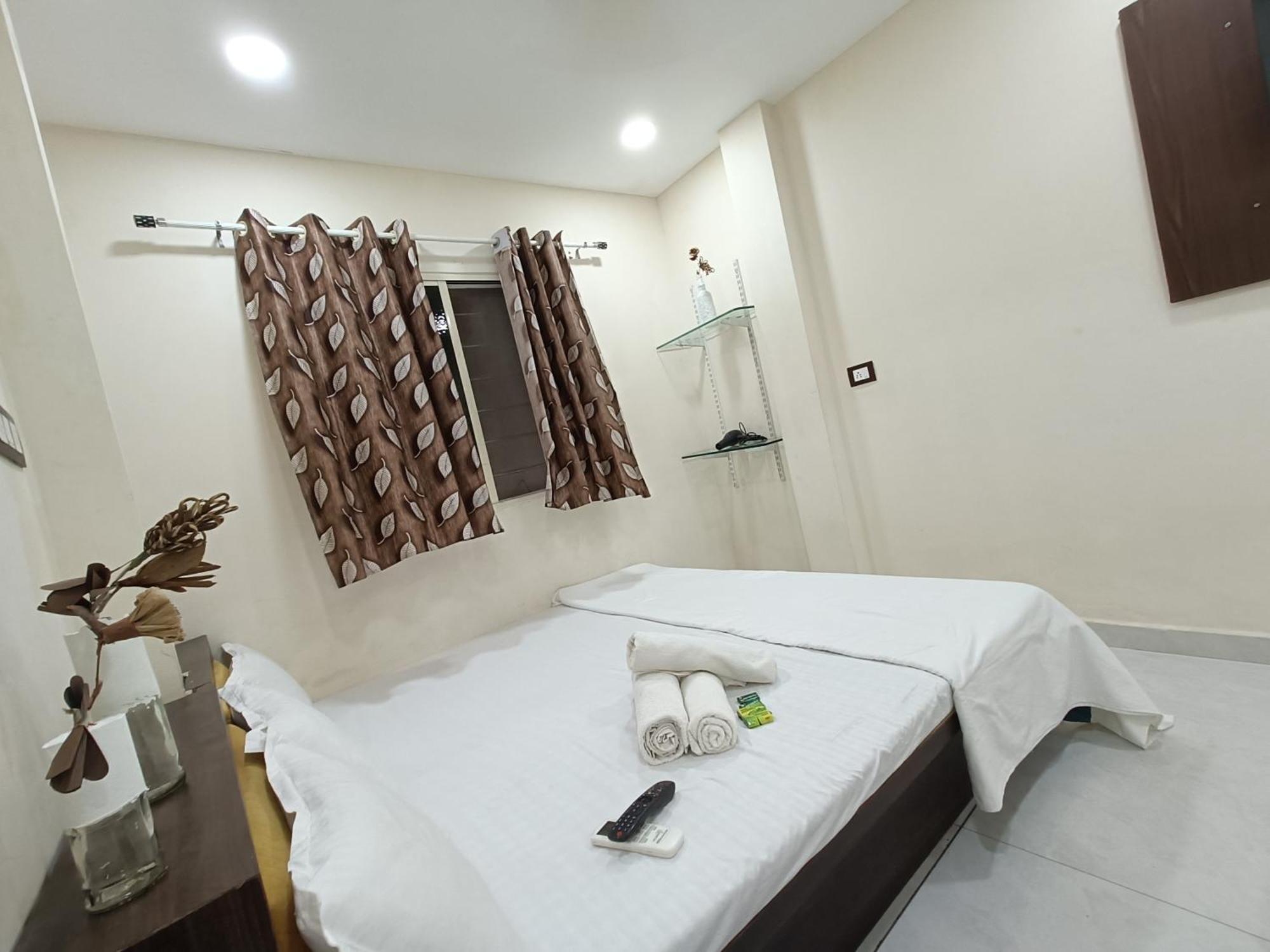 Ginger Tower Kshipra Inn-family Airconditioned Ujjain