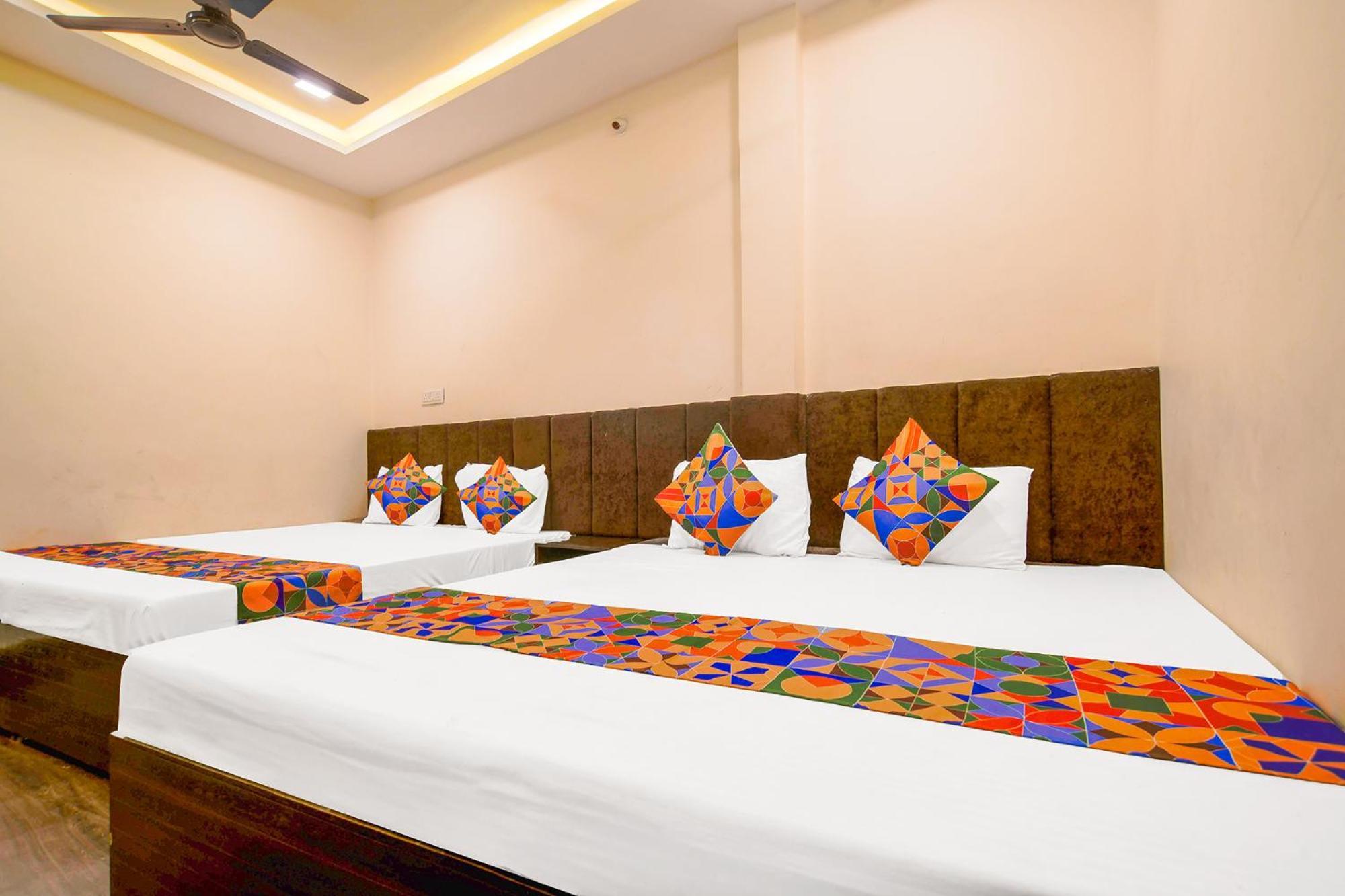 Hotel Fabexpress Neelam Palace 3*