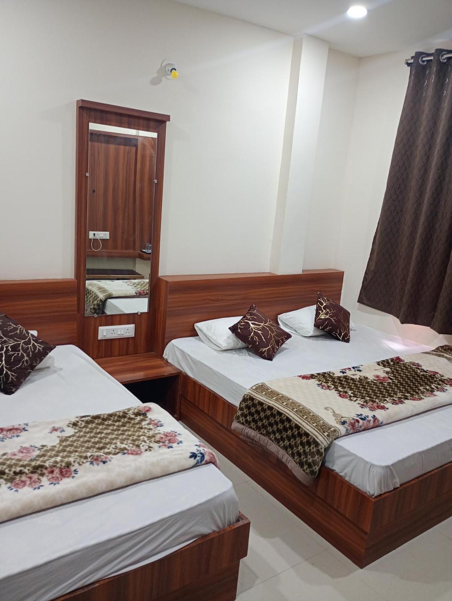 Hotel Barsana Palace, Near Mahakal Temple- 200 Meter Ujjain