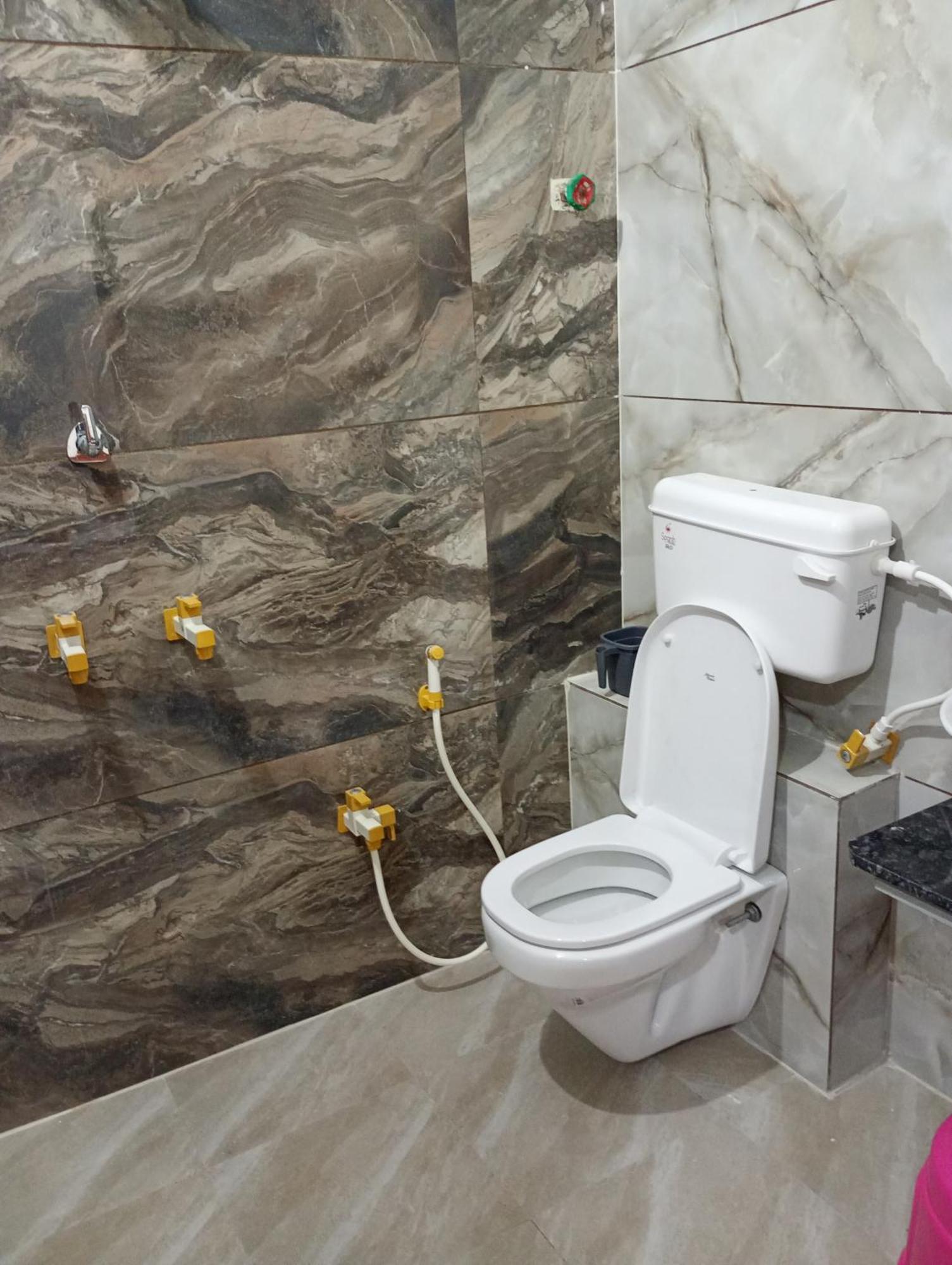 Hotel Barsana Palace, Near Mahakal Temple- 200 Meter