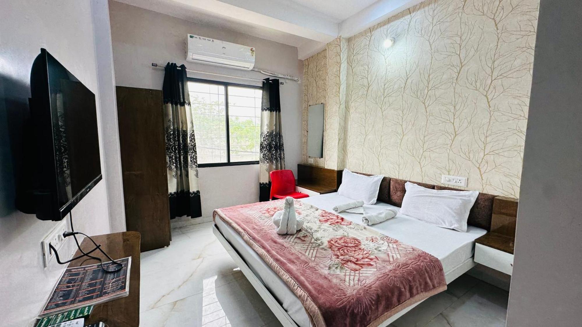 Hotel Kanha Palace