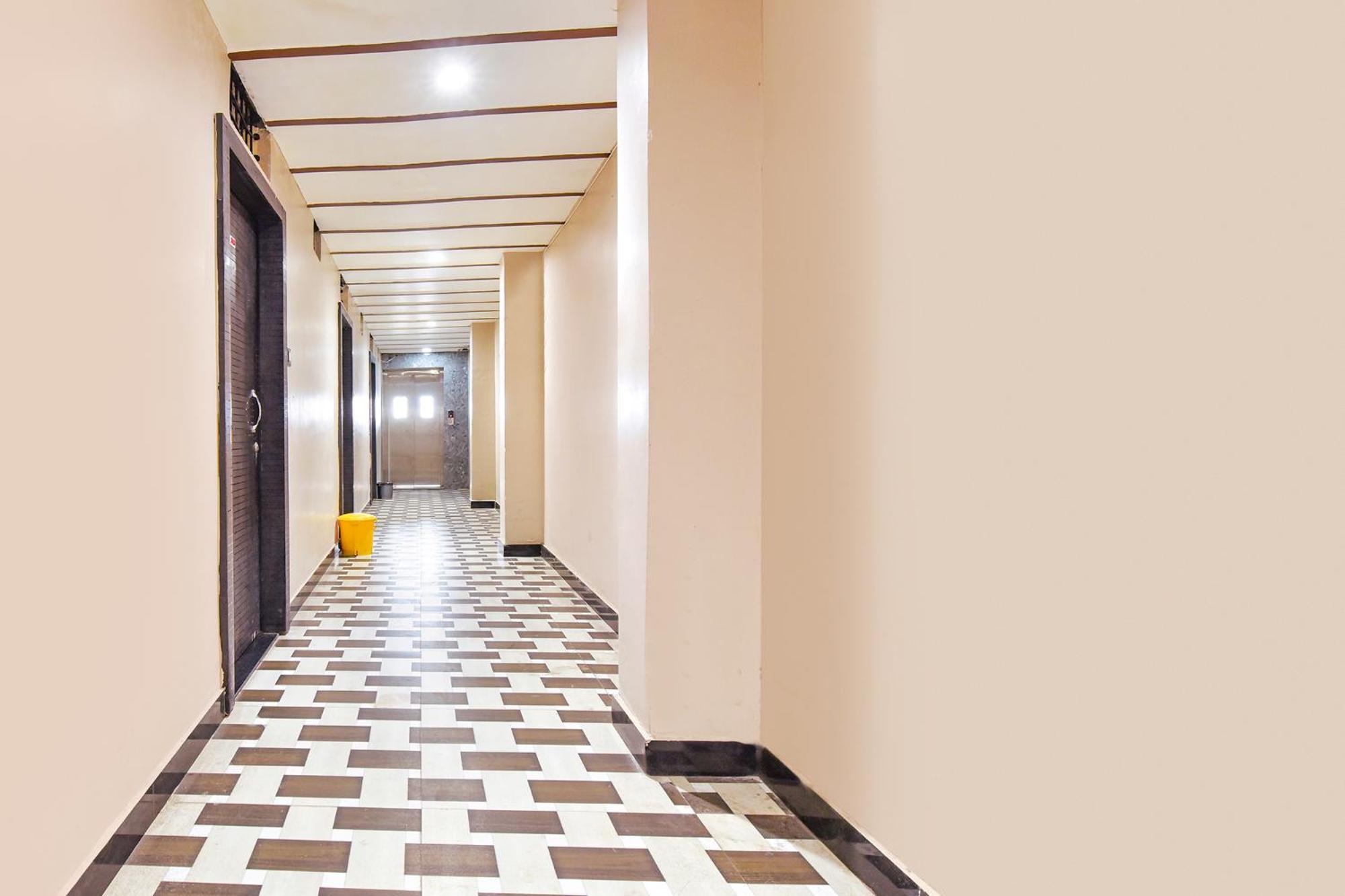 Fabhotel The Himaansh Hotel