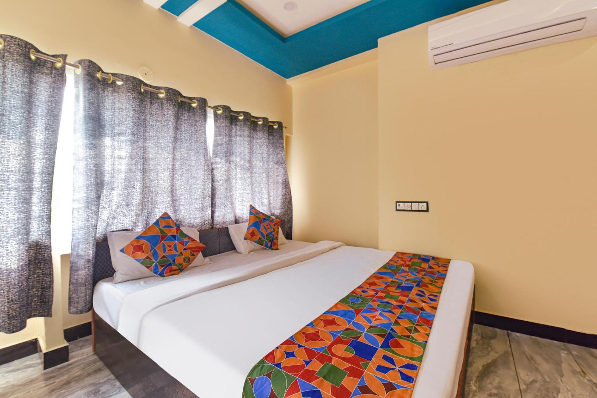 Hotel Fabhotel The Himaansh 3*