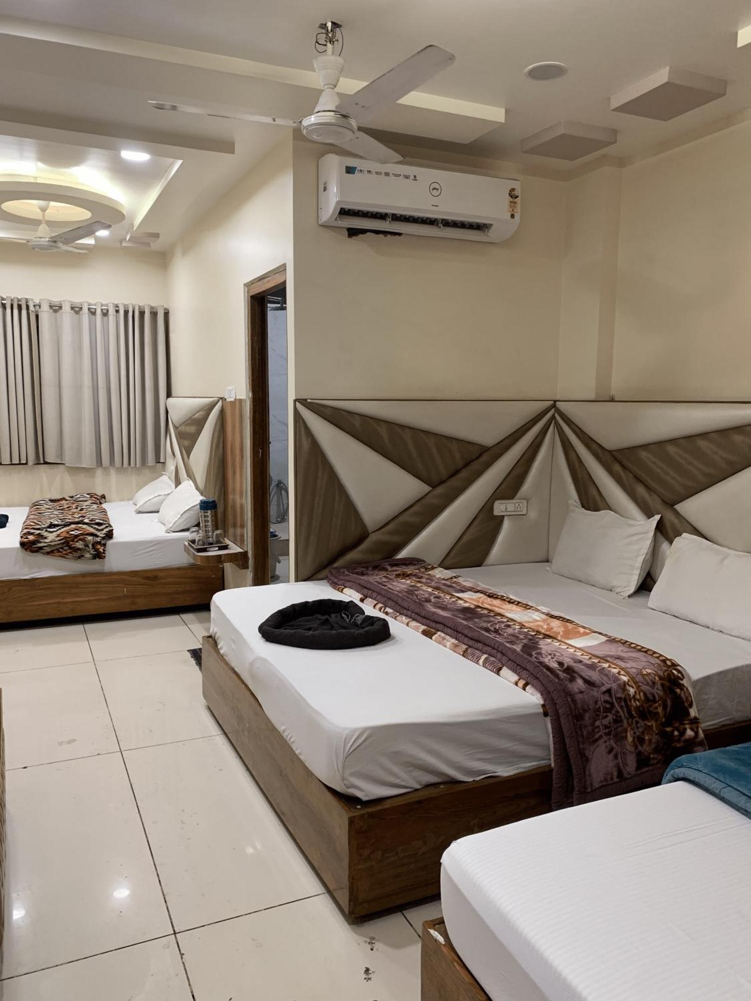 Hotel Pleasure 3*