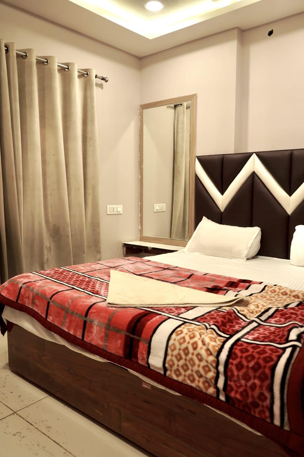 Pleasure Hotel