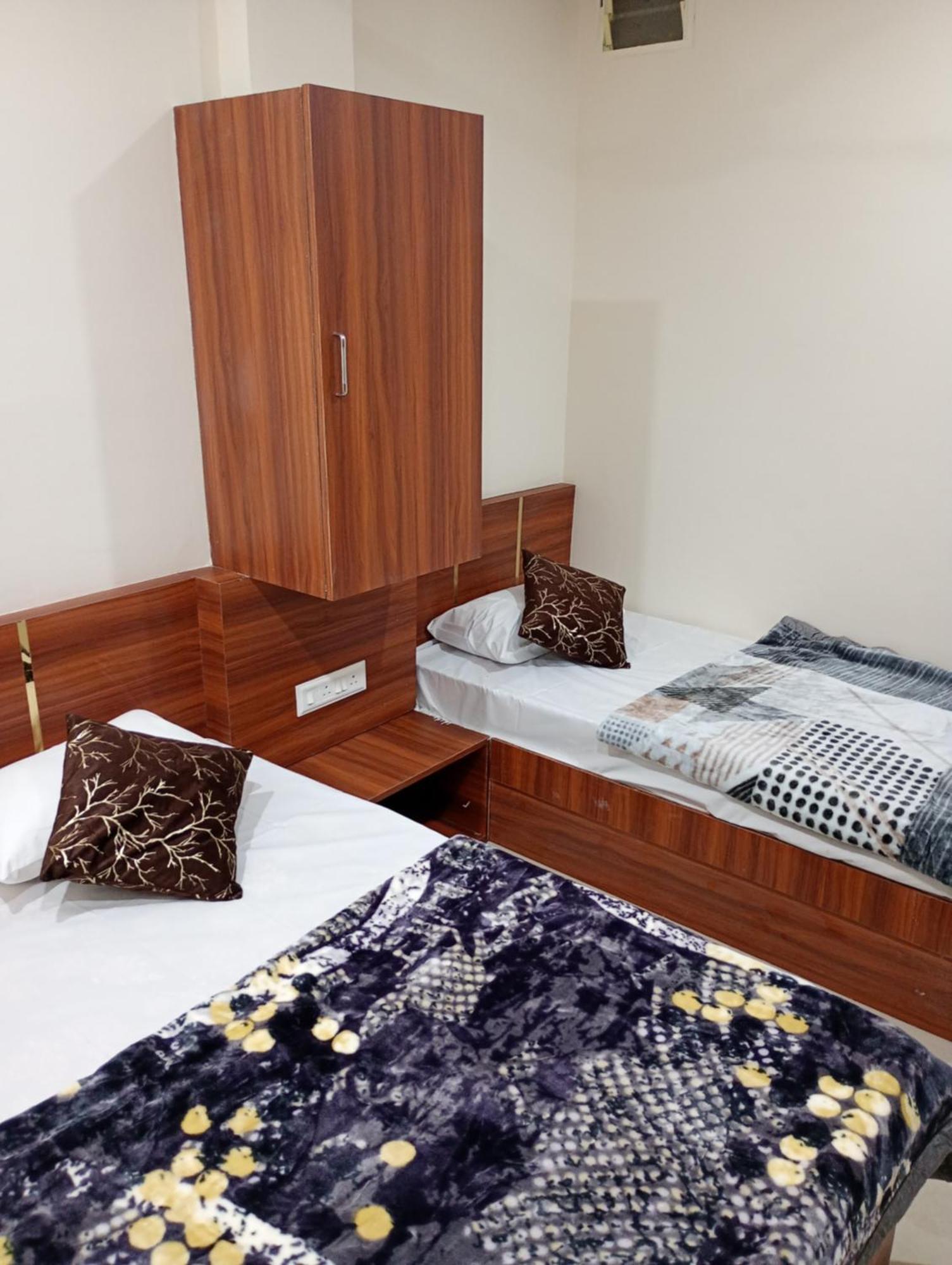 Hotel Barsana Palace, Near Mahakal Temple- 200 Meter Ujjain