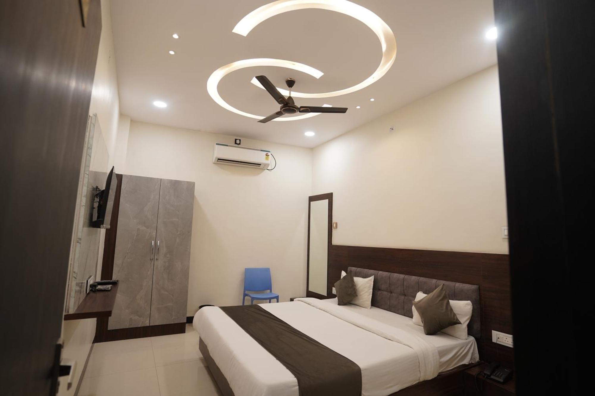 Dev Kripa Hotel 3*