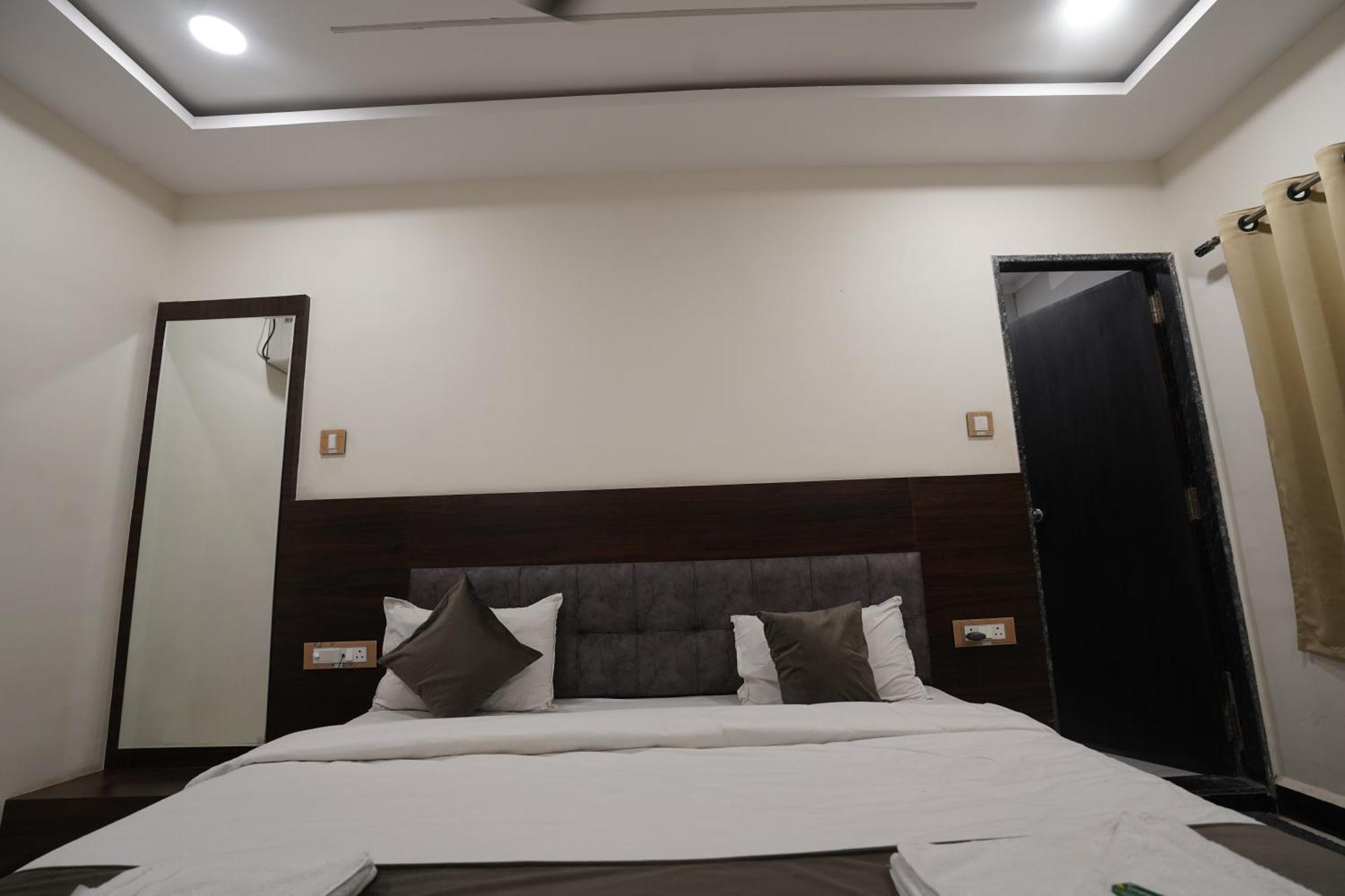 Dev Kripa 3* Ujjain