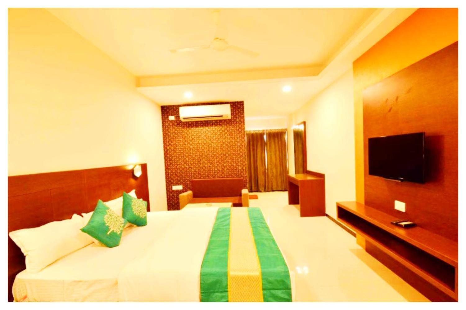 P A R K - P A L A C E Near Temple And Railway Station Hotel Ujjain