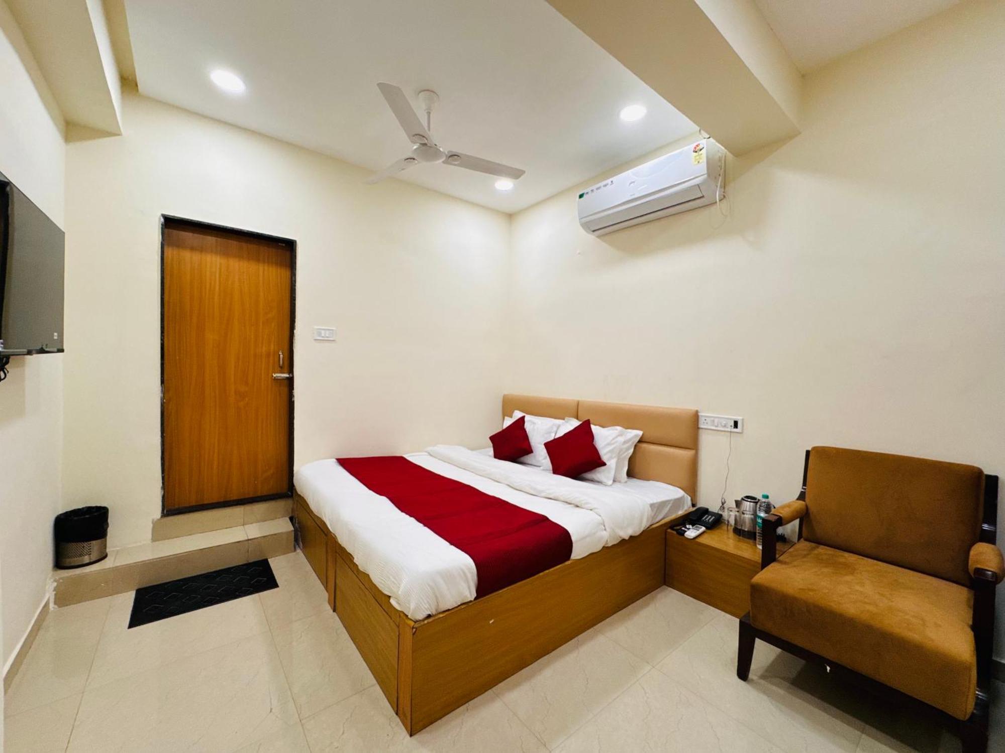 Shivlok Hotel