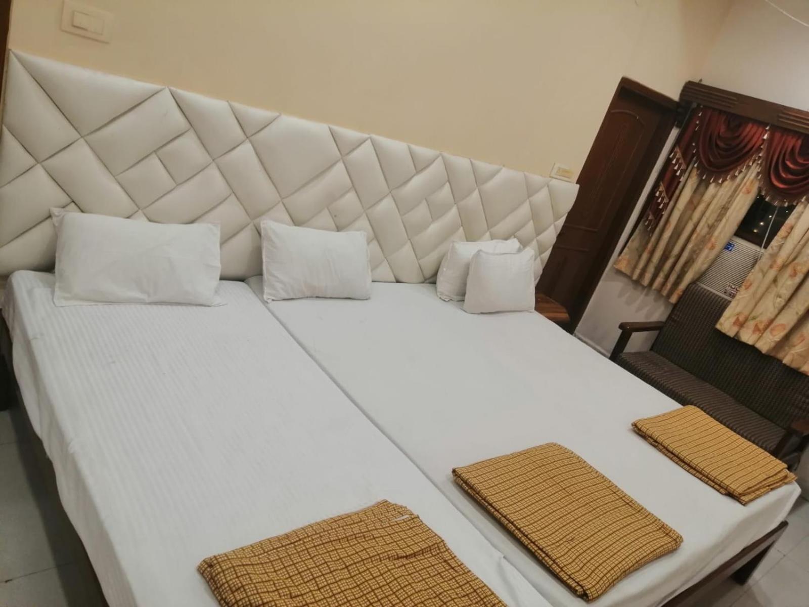 Hotel Pleasure Landmark Ujjain