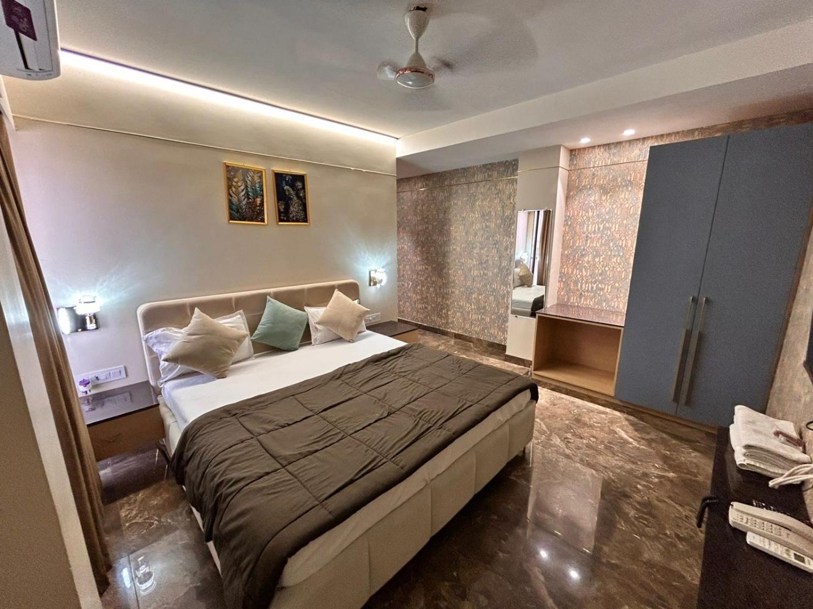 Hotel Mangal Shree Near Mahakaleshwar Temple , Kalbherav Temple And Mangal Nath Temple