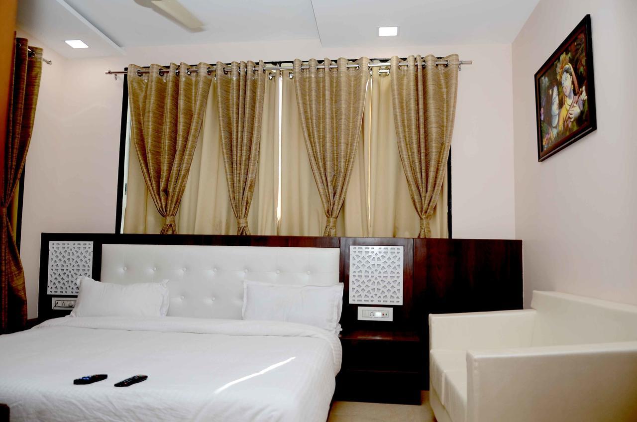 Shikhar Darshan Hotel *