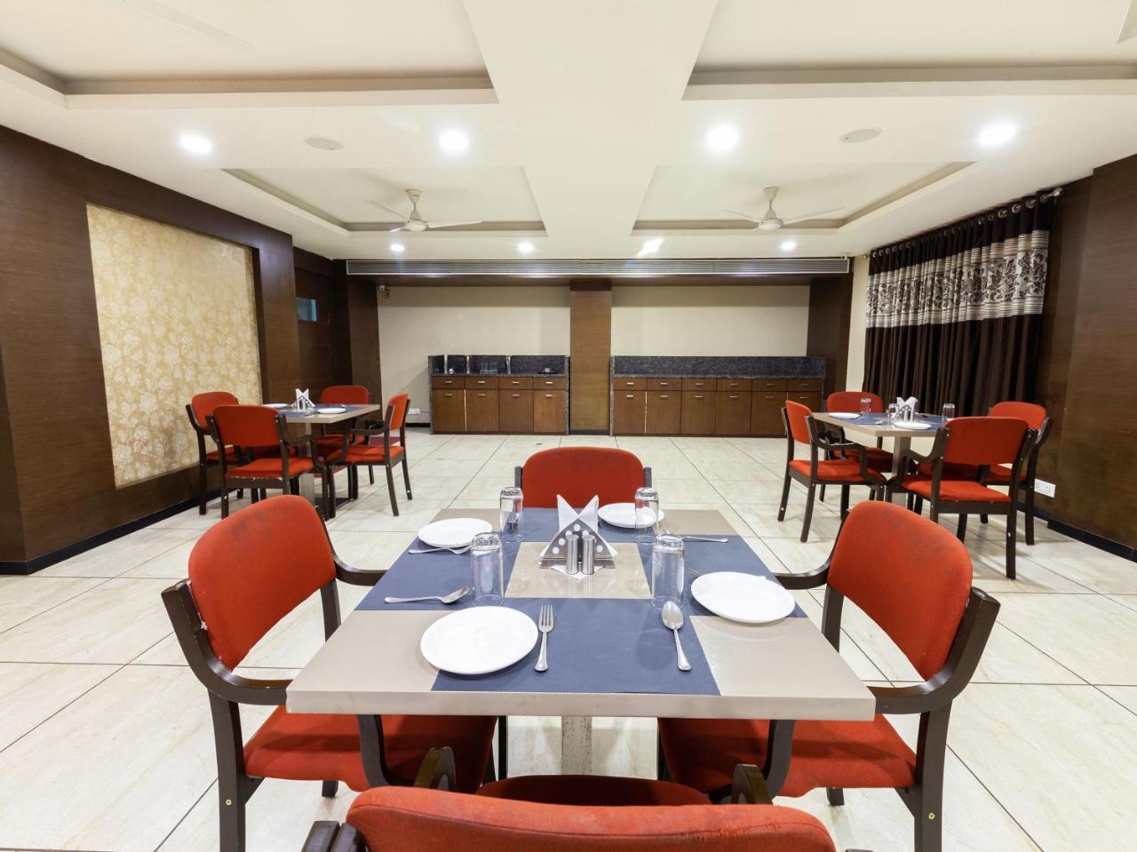 Hotel Capital O 19528 Park Palace Ujjain