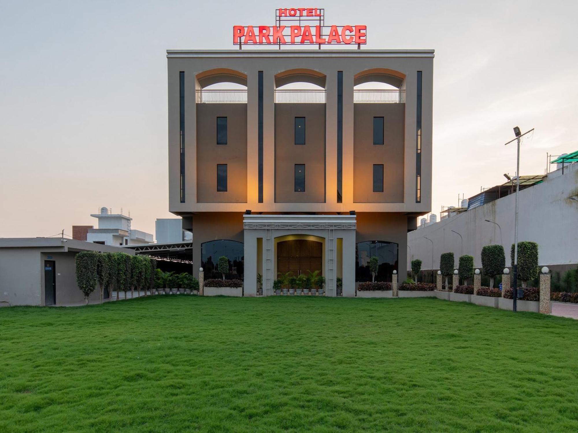 Capital O 19528 Park Palace 3*