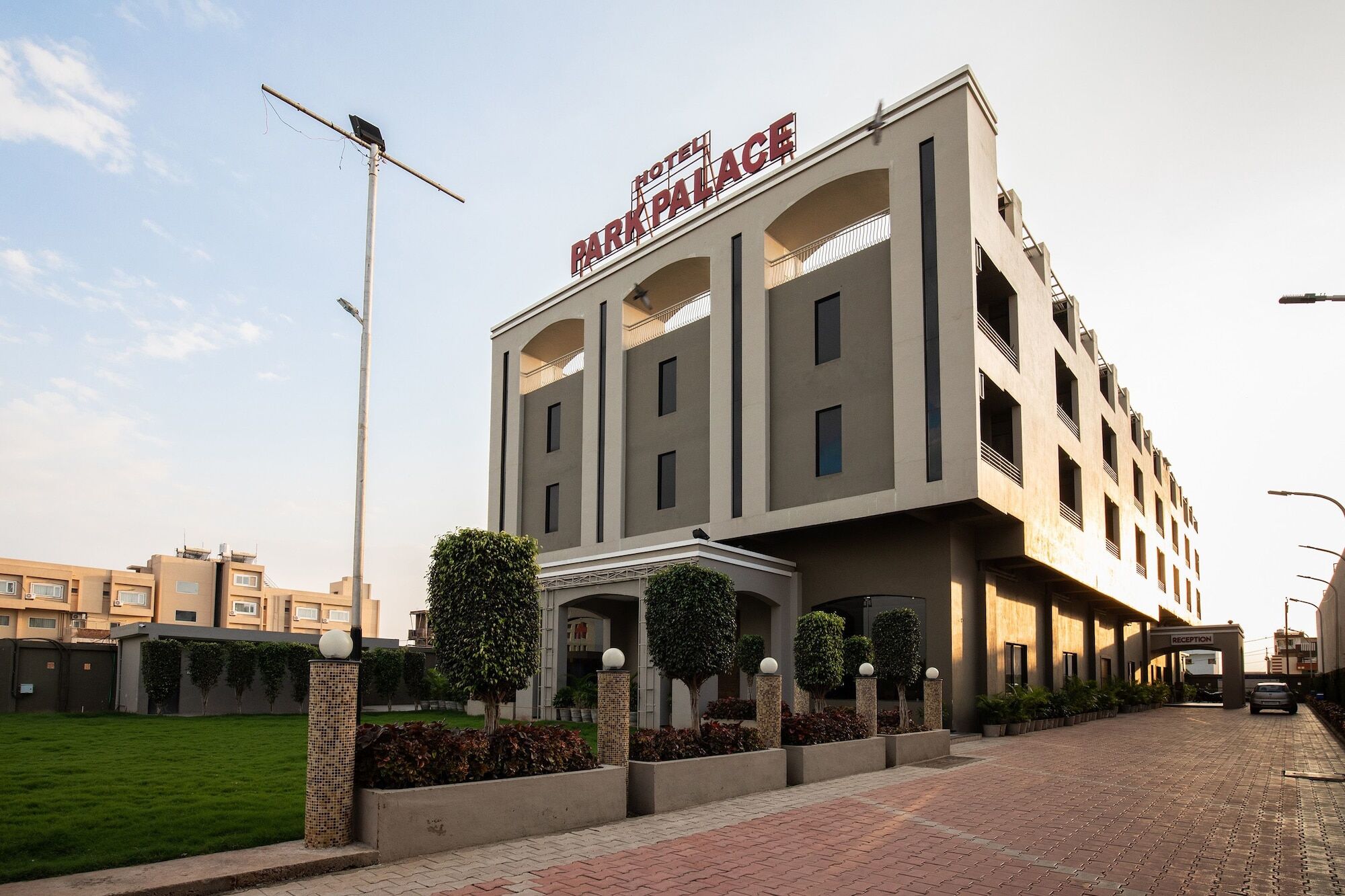 Capital O 19528 Park Palace Ujjain