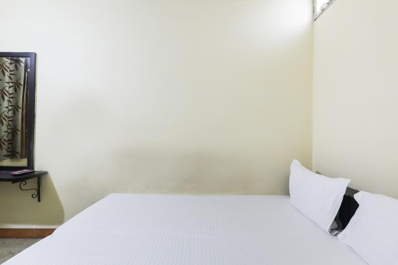 Spot On 48832 Balaji Parisar Hotel 3*
